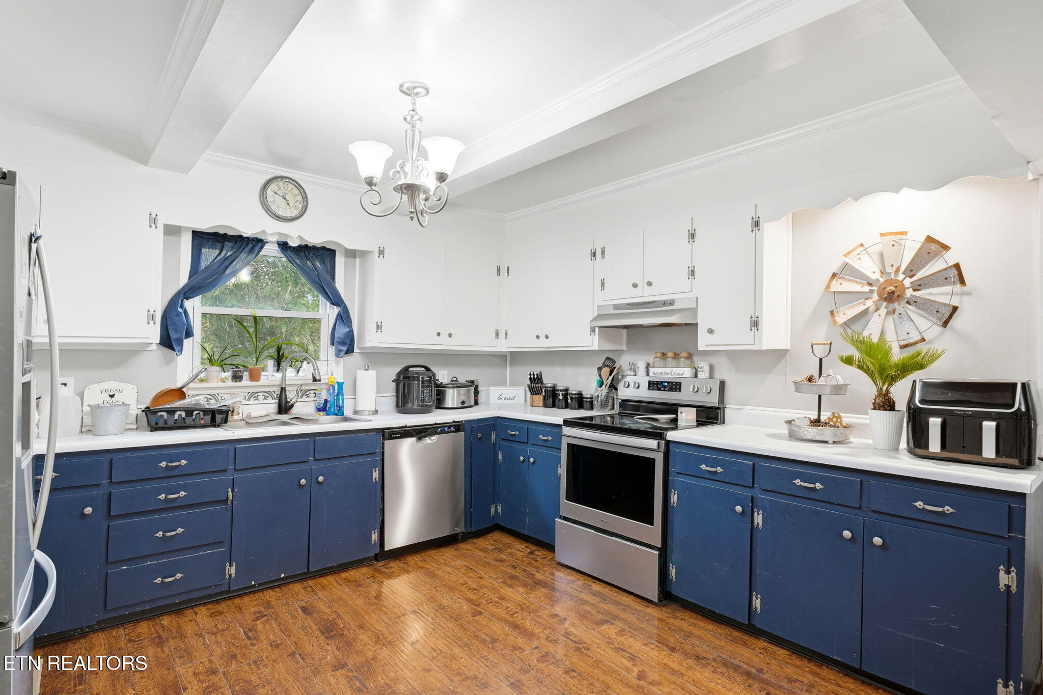 219 Rhodes Rd
