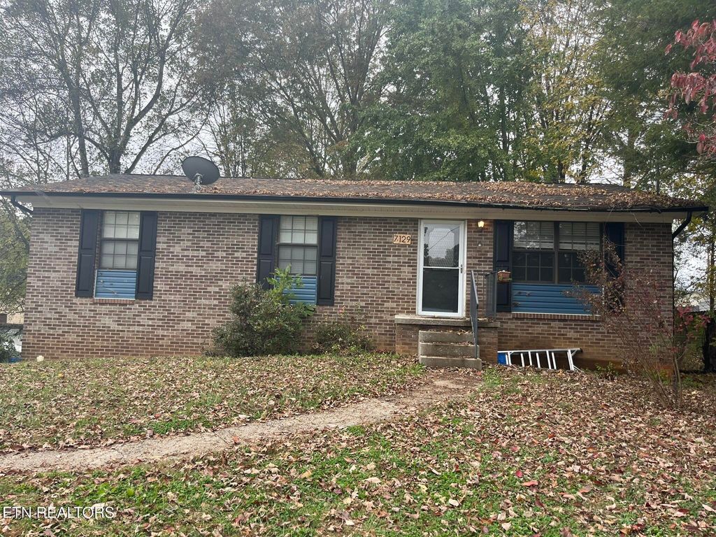 Photo of 7129 Hurst Lane, Knoxville, TN 37918 (MLS # 1320243)