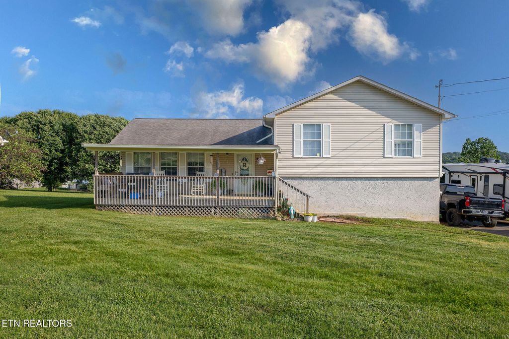 Photo of 352 St. Edward Drive, Dandridge, TN 37725 (MLS # 1299390)