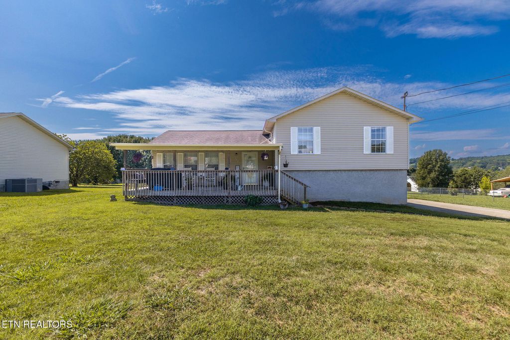Photo of 352 St. Edward Drive, Dandridge, TN 37725 (MLS # 1299390)