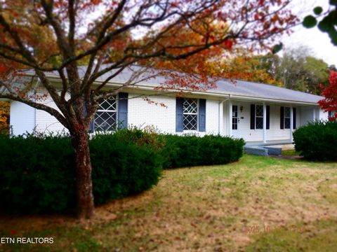 Photo of 298 Pine Grove Rd, Crossville, TN 38571 (MLS # 1319145)