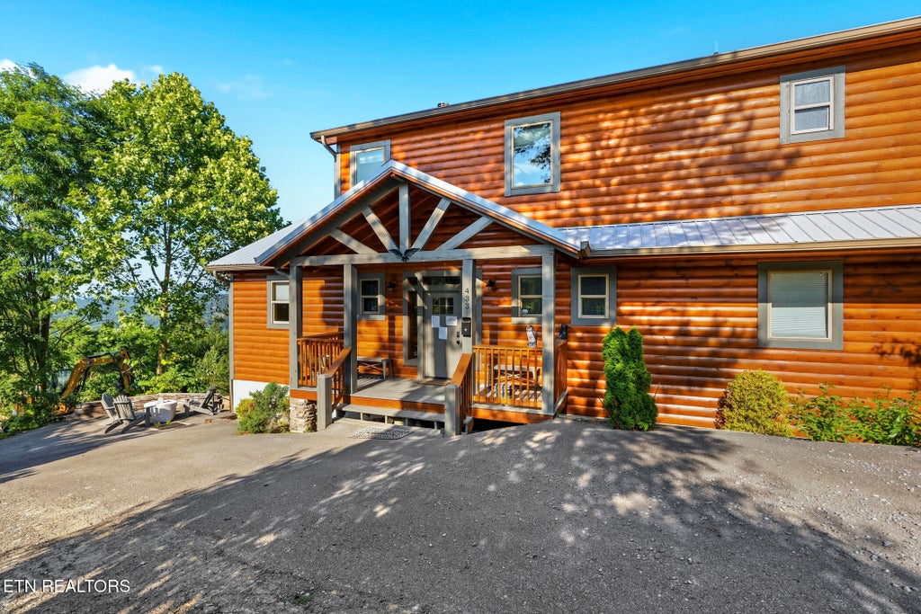 Photo of 433 Red Hawk Way, Gatlinburg, TN 37738 (MLS # 1343336)