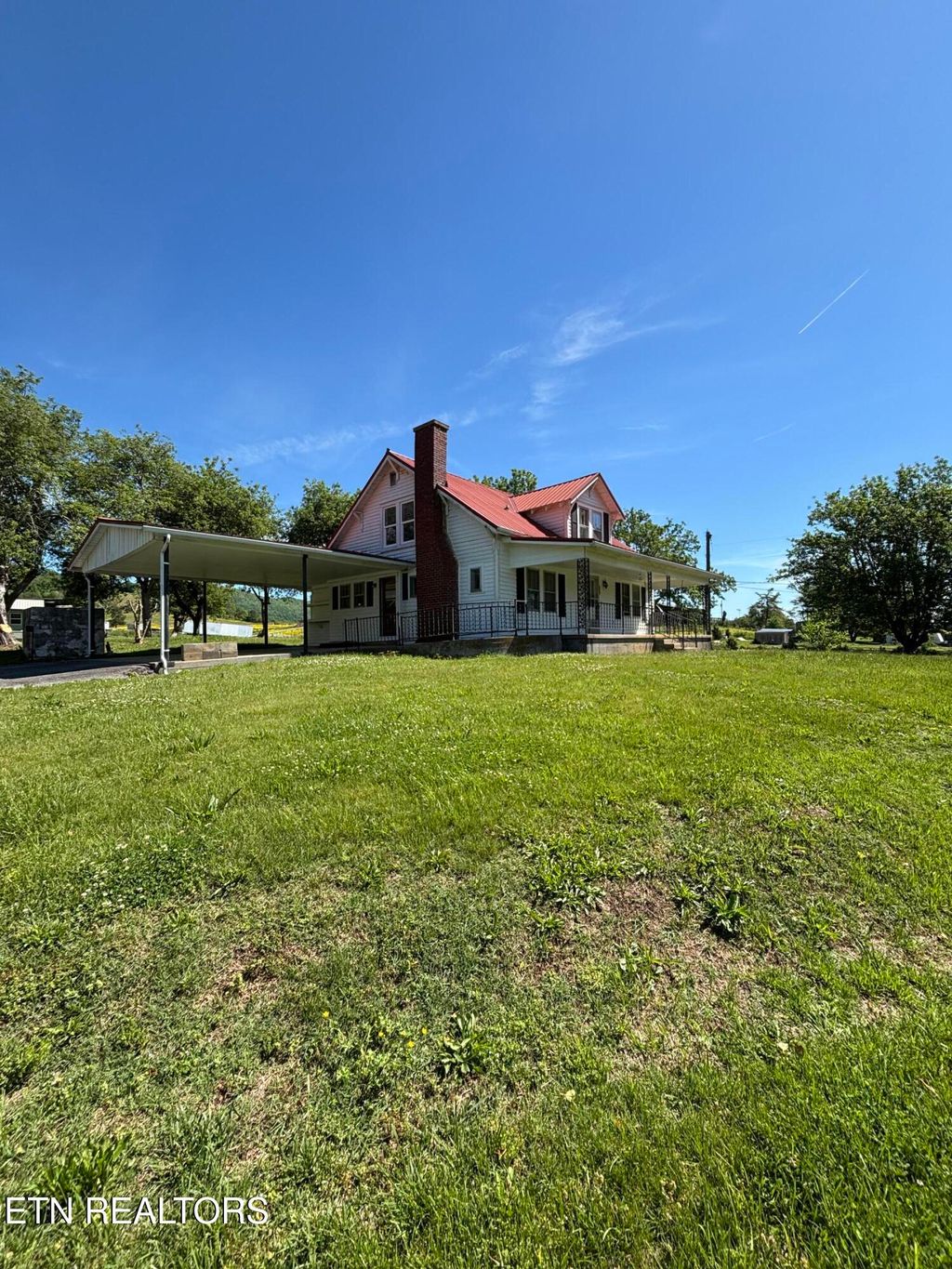 Photo of 516 Thomas Rd, Speedwell, TN 37870 (MLS # 1339211)