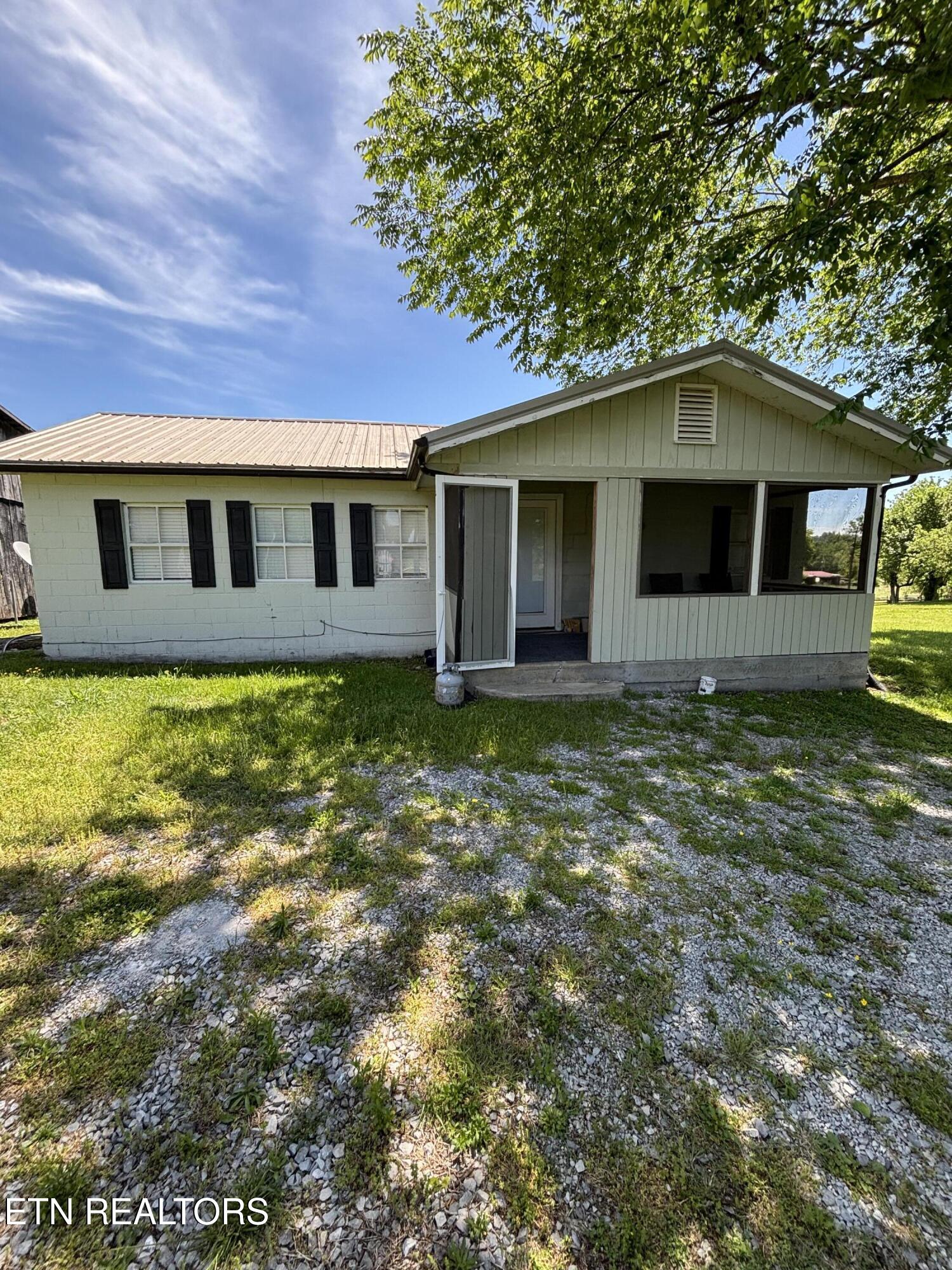 516 Thomas Rd
