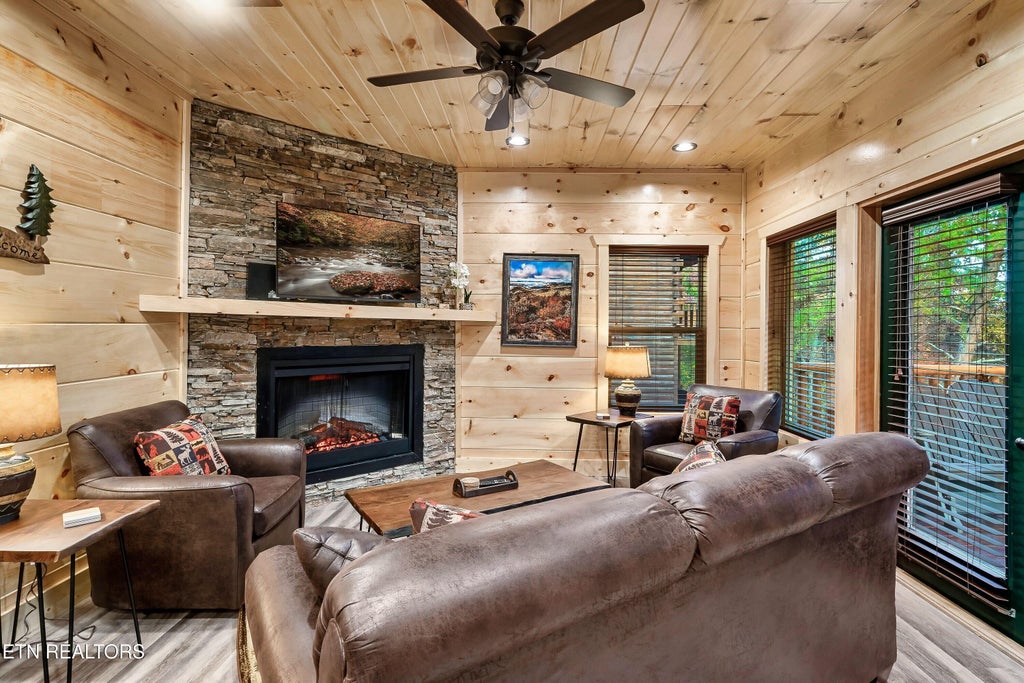 Photo of 842 Black Bear Cub Way, Sevierville, TN 37862 (MLS # 1345313)