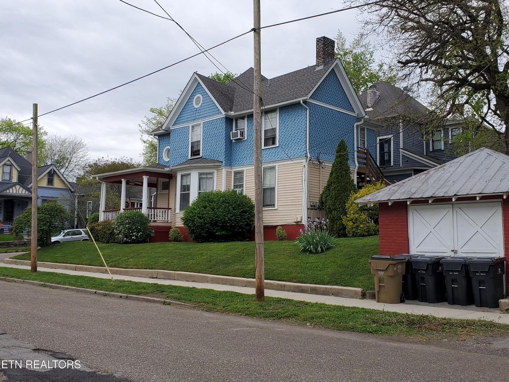 Photo of 702 Luttrell St, Knoxville, TN 37917 (MLS # 1320616)