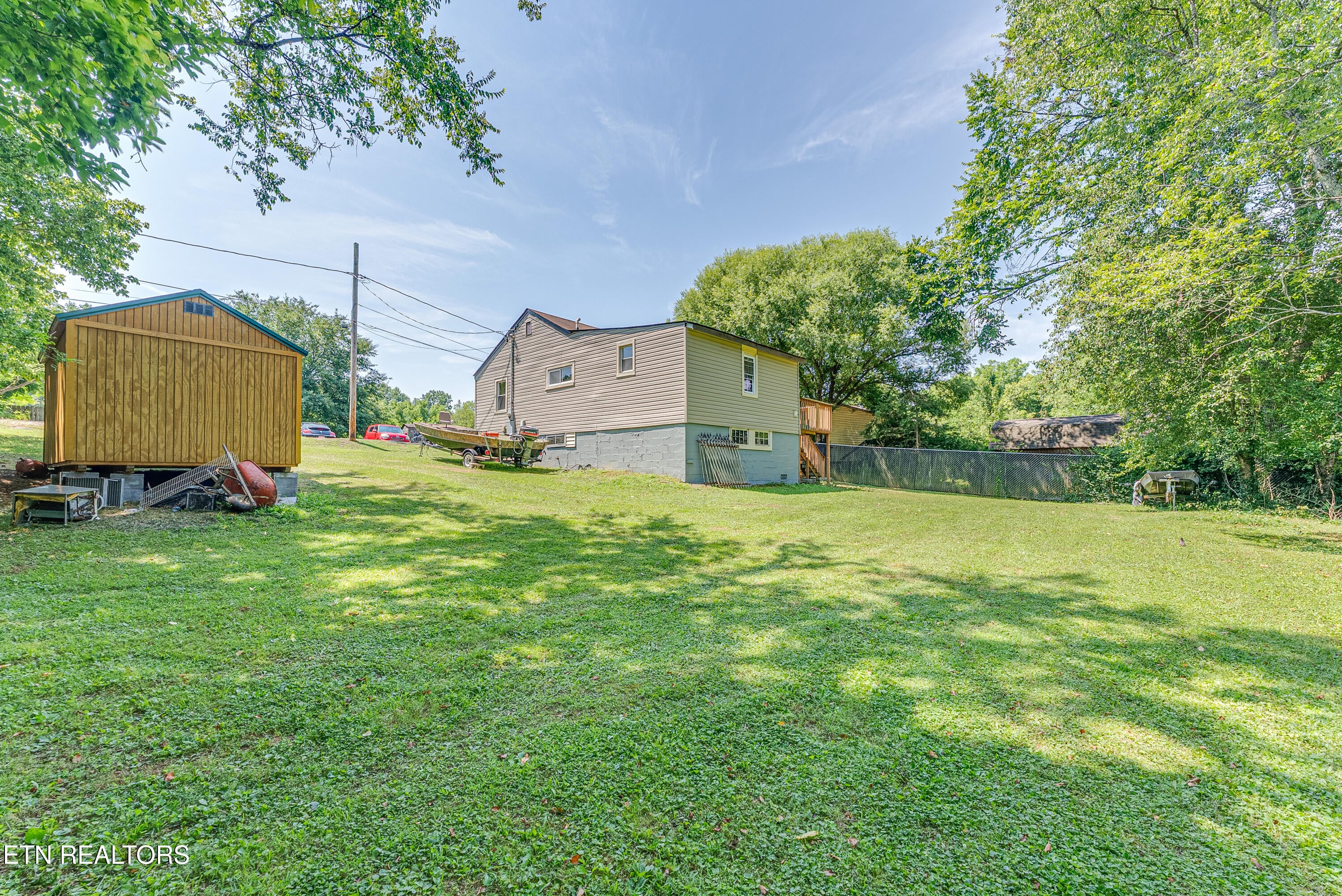 1013 E Drive