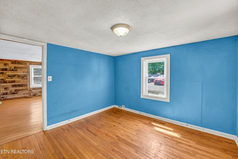 Tiny photo for 1013 E Drive, Knoxville, TN 37920 (MLS # 1347382)