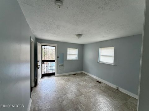 Tiny photo for 705 S Cherry St, Knoxville, TN 37914 (MLS # 1328771)