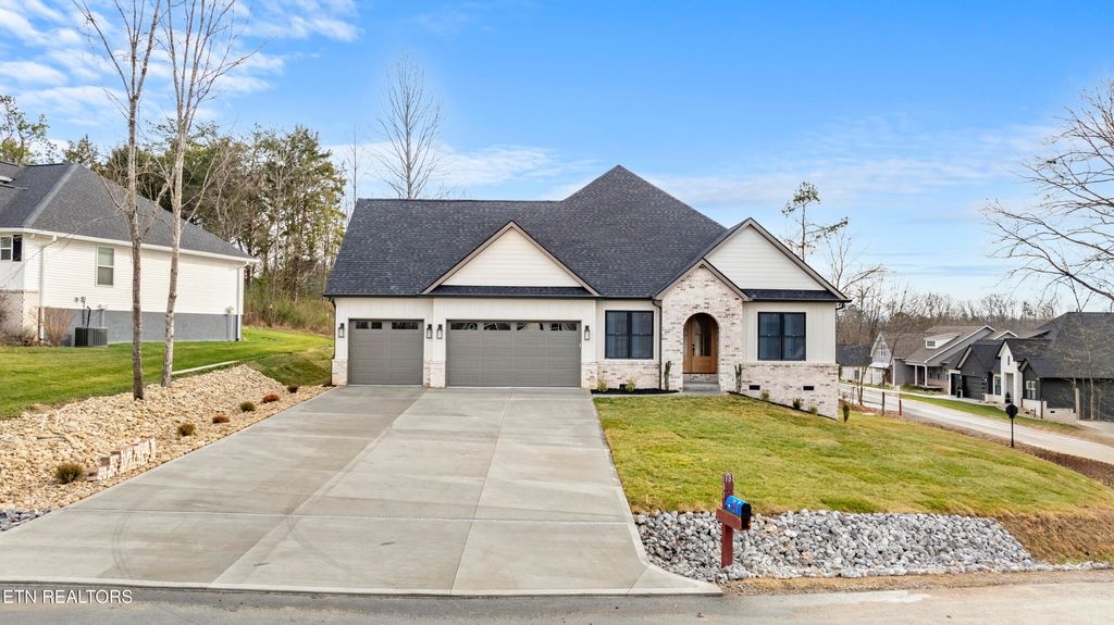 Photo of 178 Elokwa Way, Loudon, TN 37774 (MLS # 1325563)