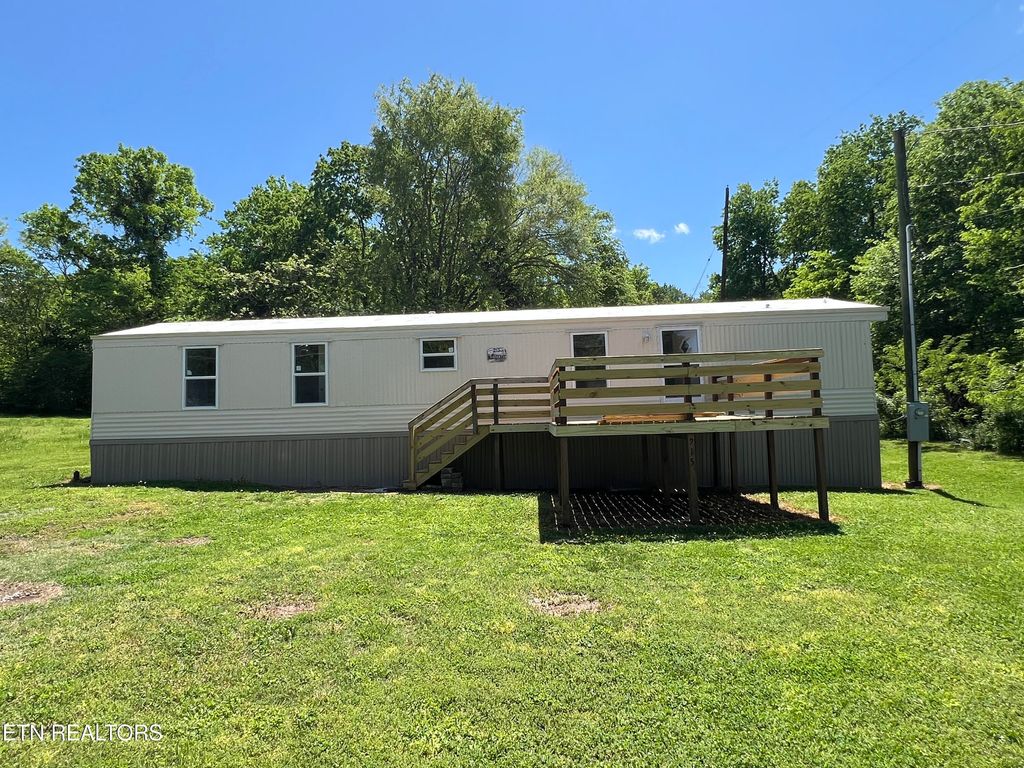Photo of 215 Pettit St, Vonore, TN 37885 (MLS # 1298437)