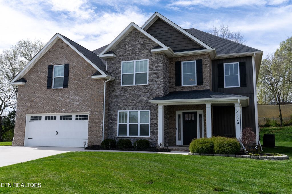 Photo of 8529 Creek Valley Lane, Knoxville, TN 37931 (MLS # 1340602)