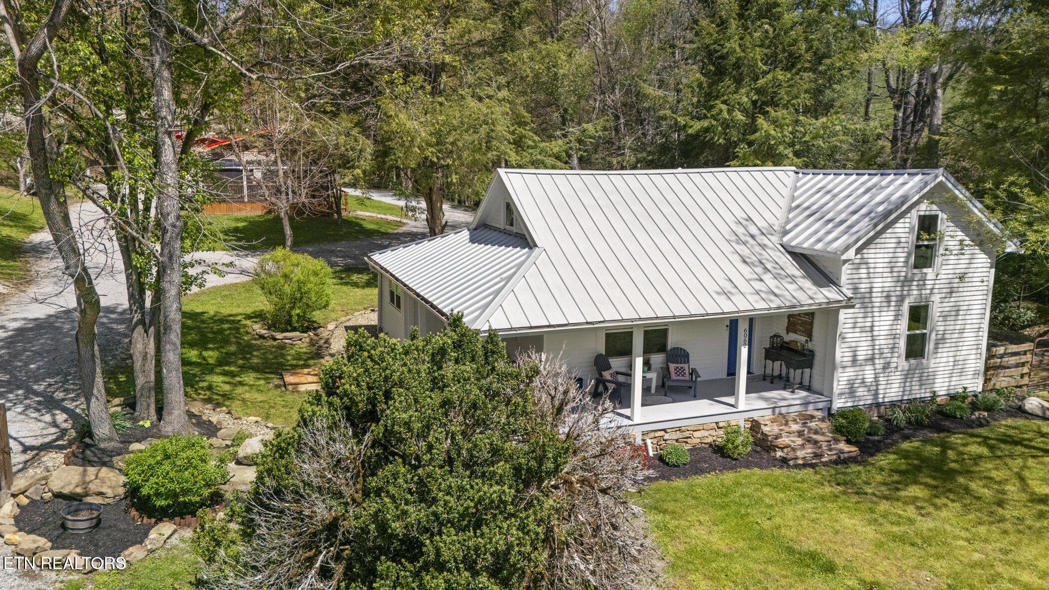 6062 Stinking Creek Rd