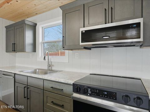 Tiny photo for 1205 Ledford Ave, Morristown, TN 37813 (MLS # 1329654)