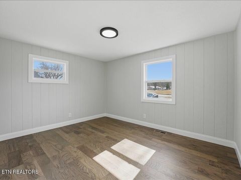 Tiny photo for 1205 Ledford Ave, Morristown, TN 37813 (MLS # 1329654)