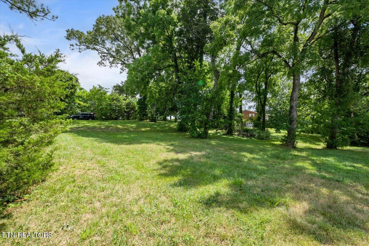 2025 N Charles G Seivers Blvd