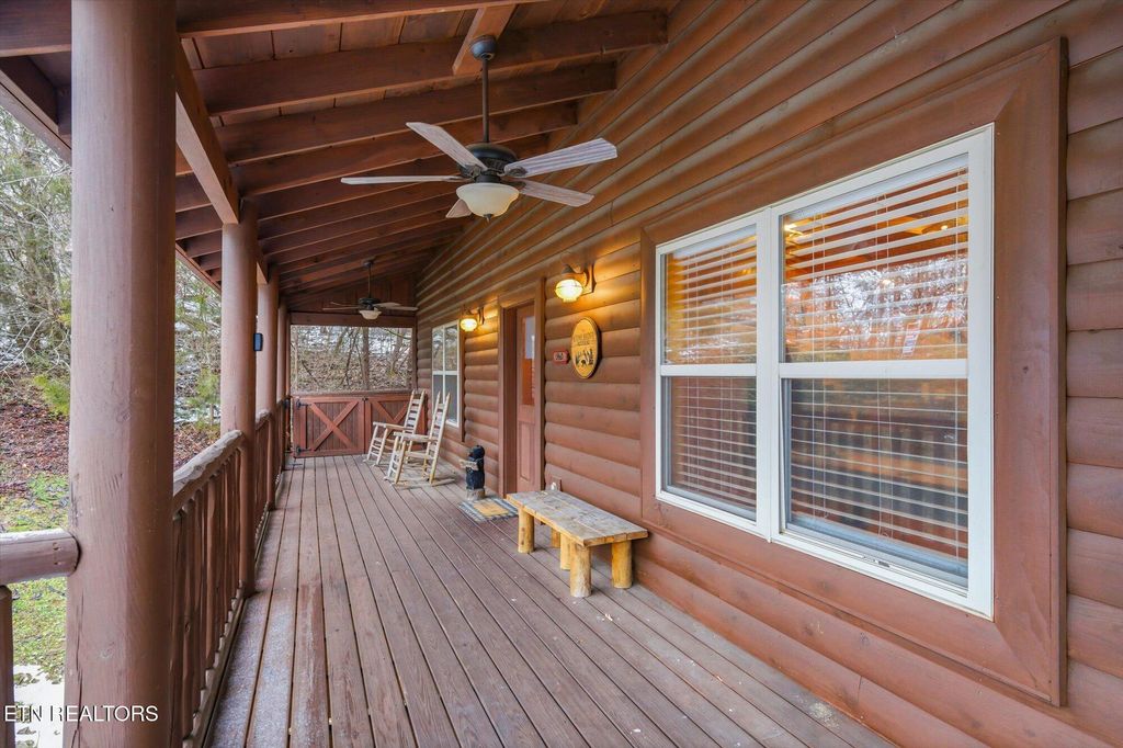 Photo of 1960 Oakmont Drive, Sevierville, TN 37876 (MLS # 1328647)