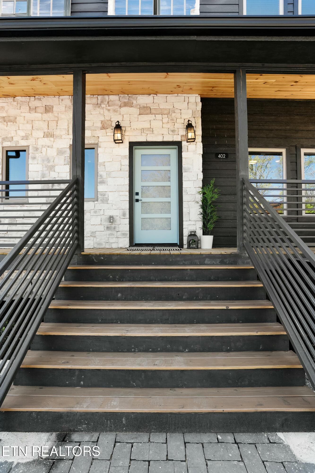 402 Hatchet Way