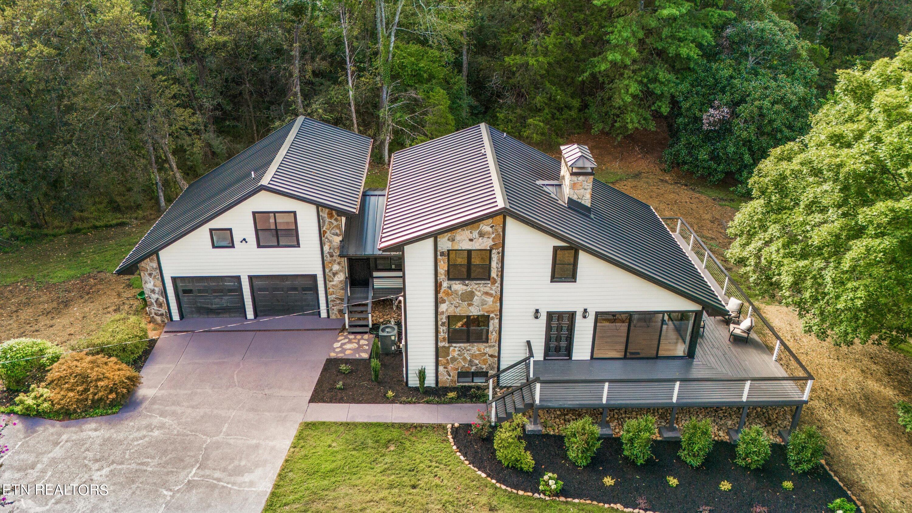 1400 Woodlawn Rd