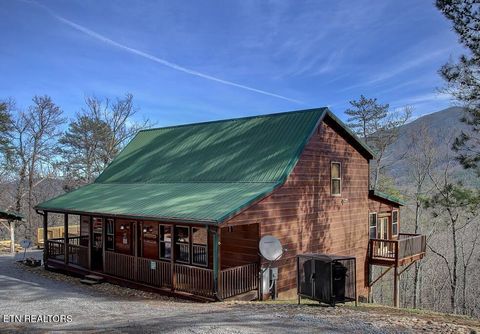 Photo of 3508 Mountain Glenn Way, Sevierville, TN 37862 (MLS # 1318823)