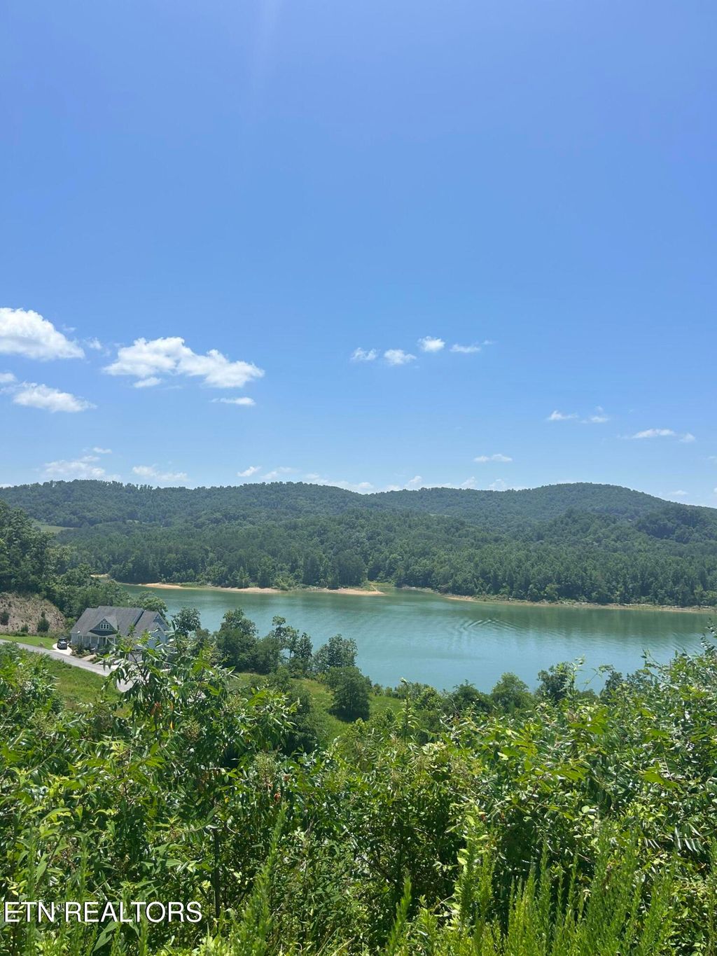 Photo of 27 Windward Blvd, Tazewell, TN 37879 (MLS # 1347028)