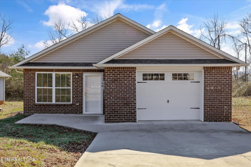 Photo of 1702 Watauga St, Sevierville, TN 37876 (MLS # 1329533)