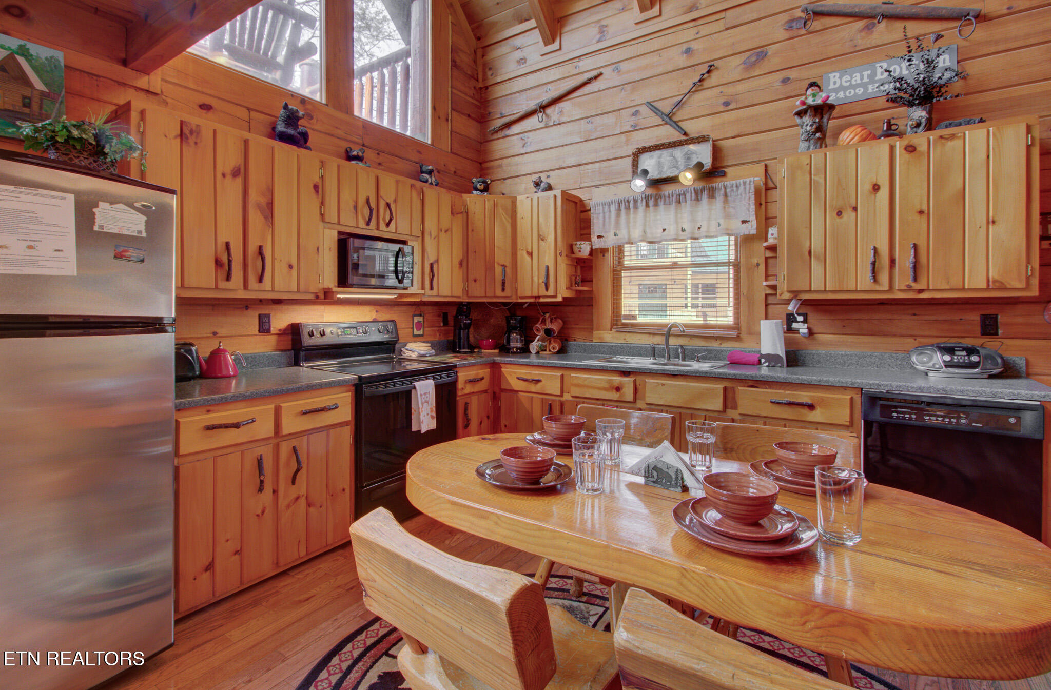 2409 Holly Pass