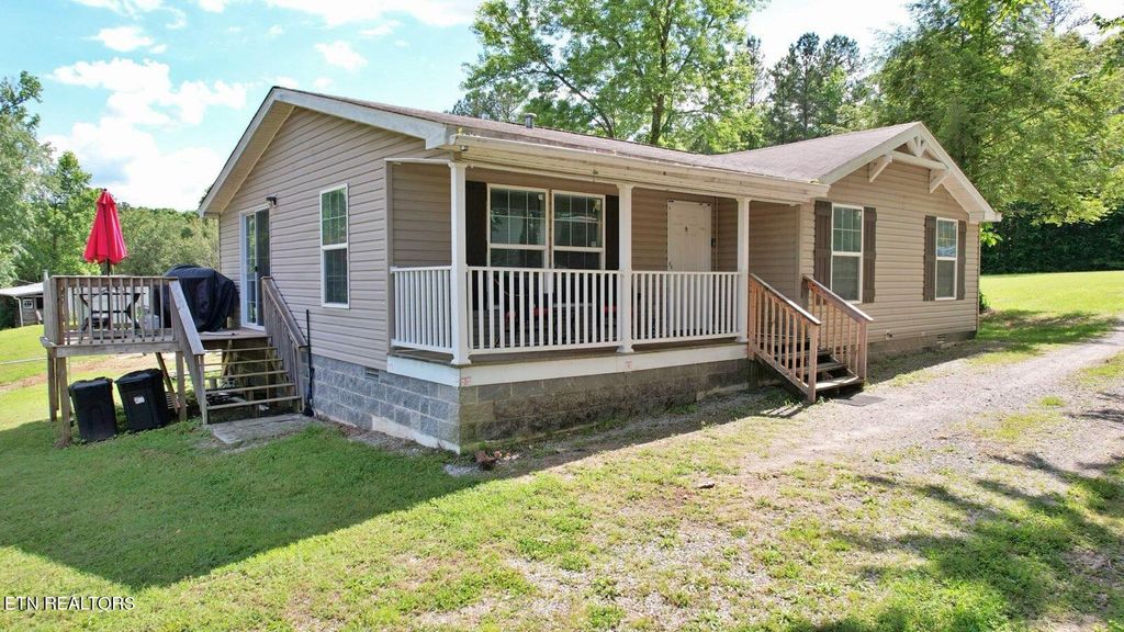 Photo of 516 Lakewood Drive, Decatur, TN 37322 (MLS # 1302629)