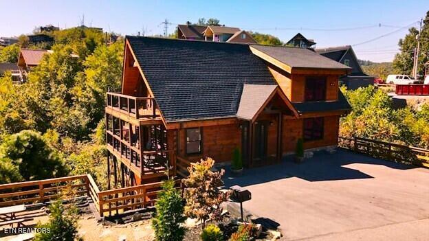 710 Village Loop Rd