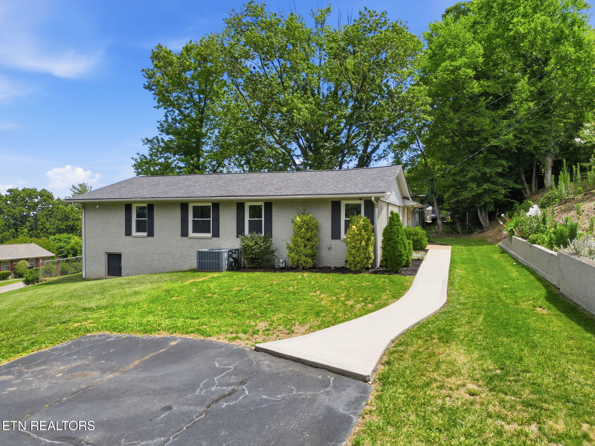 Photo 1 of 41 — 604 Weldon Drive, Maryville, TN 37801
