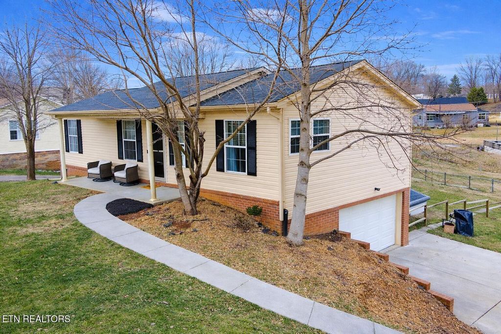 Photo of 1638 McBride Rd, Morristown, TN 37814 (MLS # 1327904)
