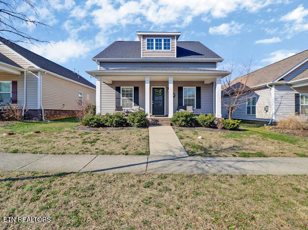 Photo of 129 Hardinberry St, Oak Ridge, TN 37830 (MLS # 1326882)