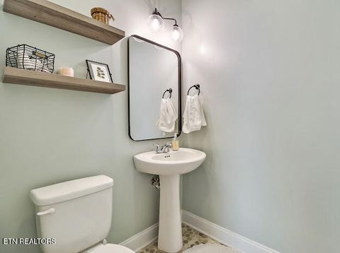 Tiny photo for 129 Hardinberry St, Oak Ridge, TN 37830 (MLS # 1326882)