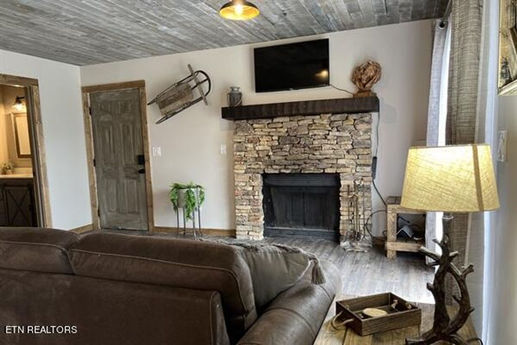 Photo of 42564260 New Pioneer Tr, Pigeon Forge, TN 37863 (MLS # 1276198)