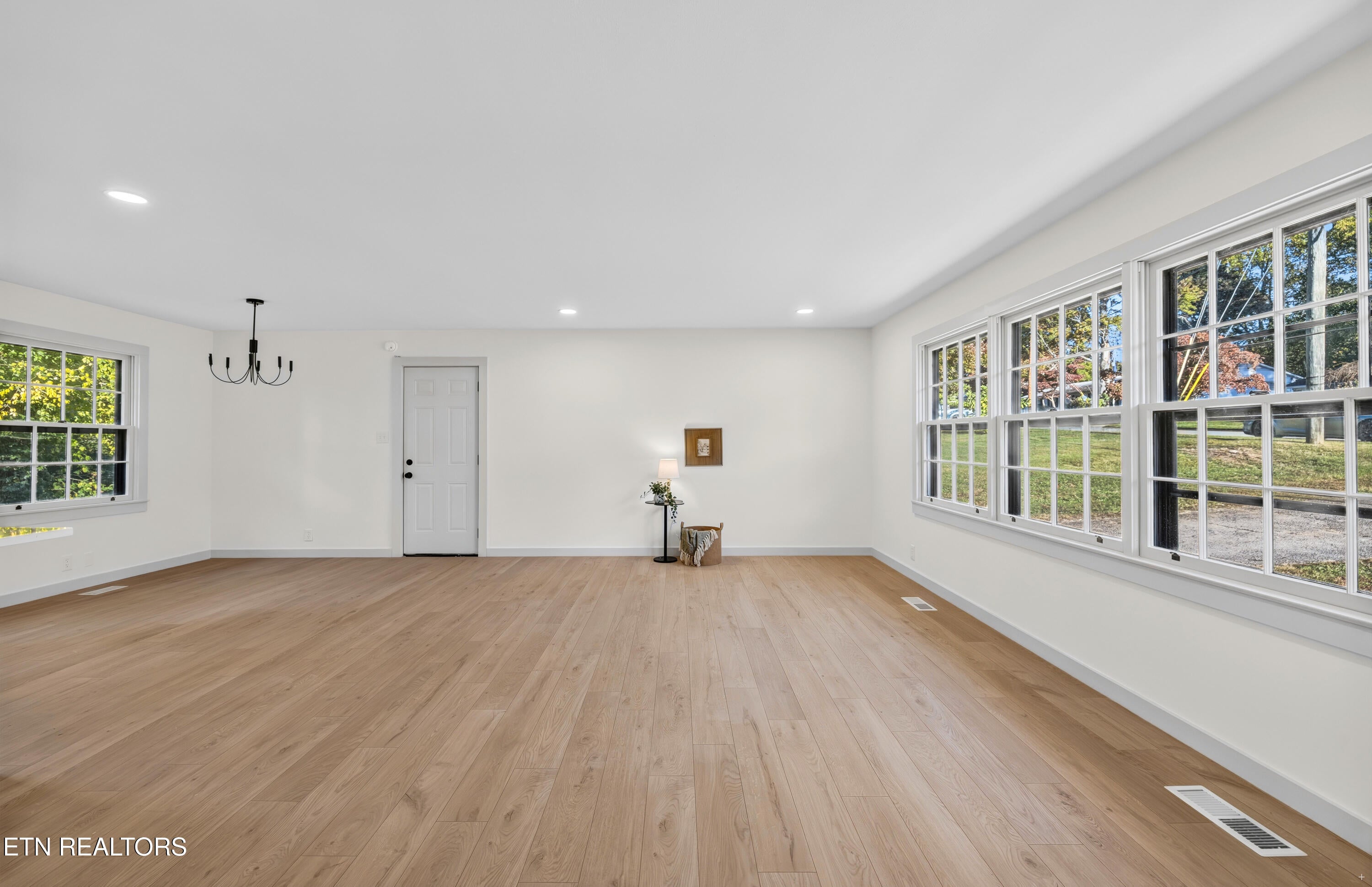 4424 Crestfield Rd