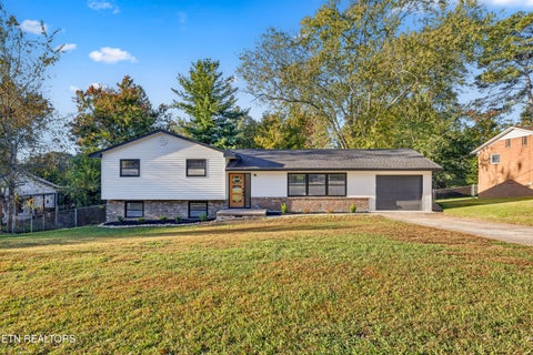 Photo of 4424 Crestfield Rd, Knoxville, TN 37921 (MLS # 1360107)