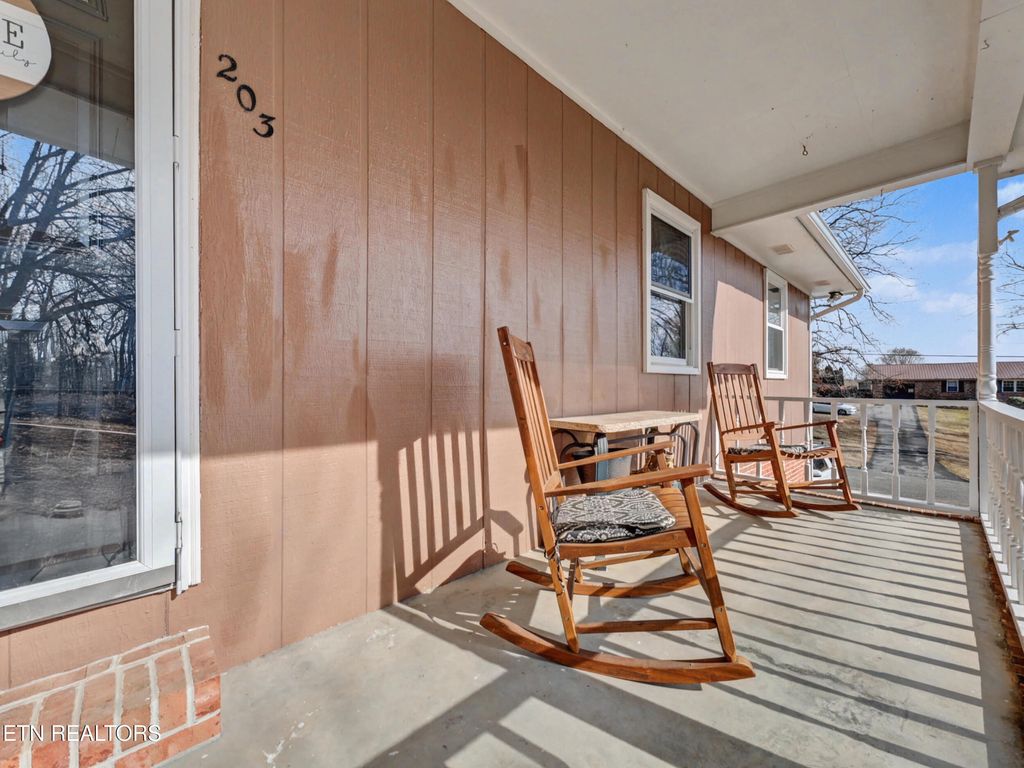 Photo of 203 Indian Hills Circle, Clinton, TN 37716 (MLS # 1327978)