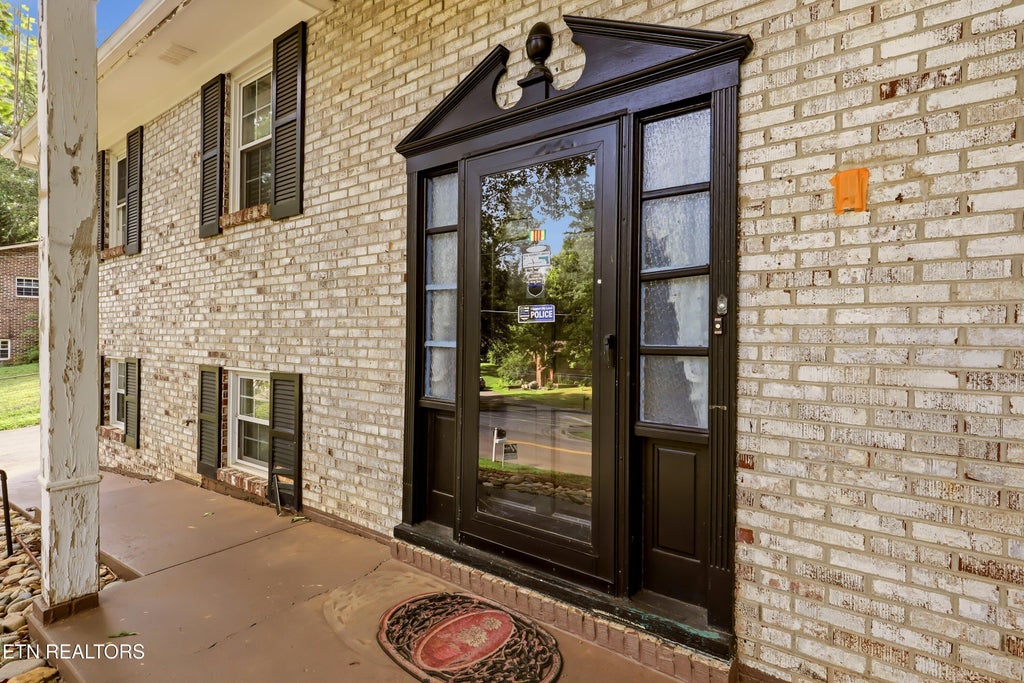 Photo of 1812 E Alpine Drive, Maryville, TN 37804 (MLS # 1349251)