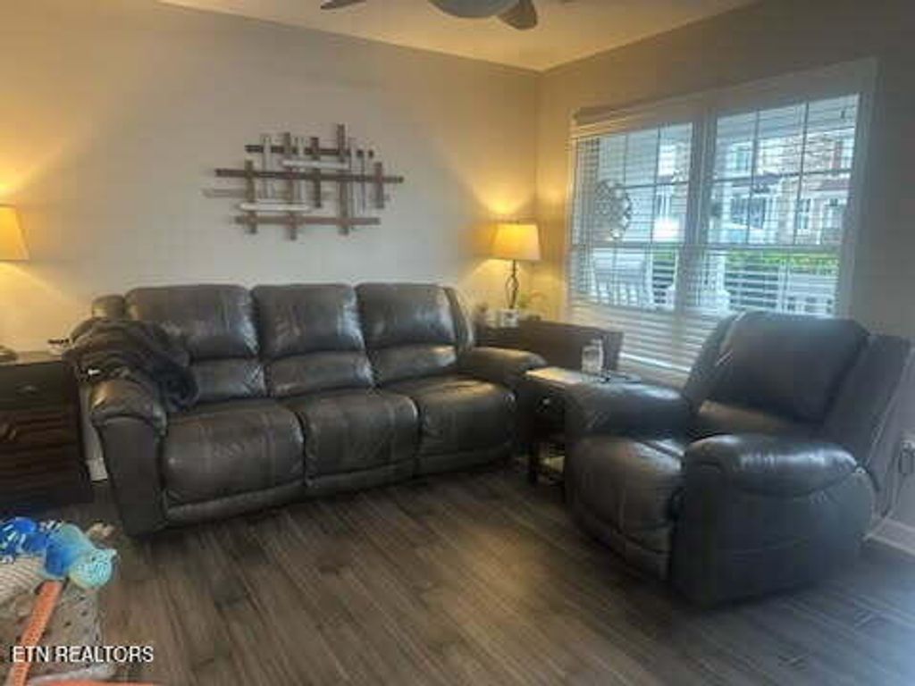 Photo of 521 Orch Vly Way #UNIT 422, Pigeon Forge, TN 37862 (MLS # 1340303)