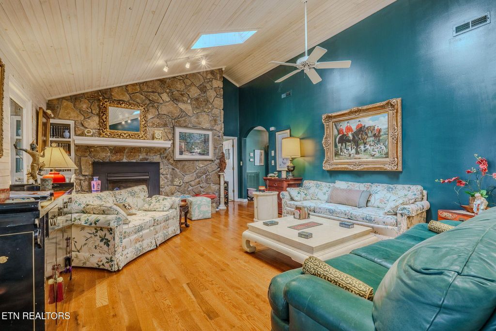 Photo of 1290 Hickory Hills Rd, Jefferson City, TN 37760 (MLS # 1339149)