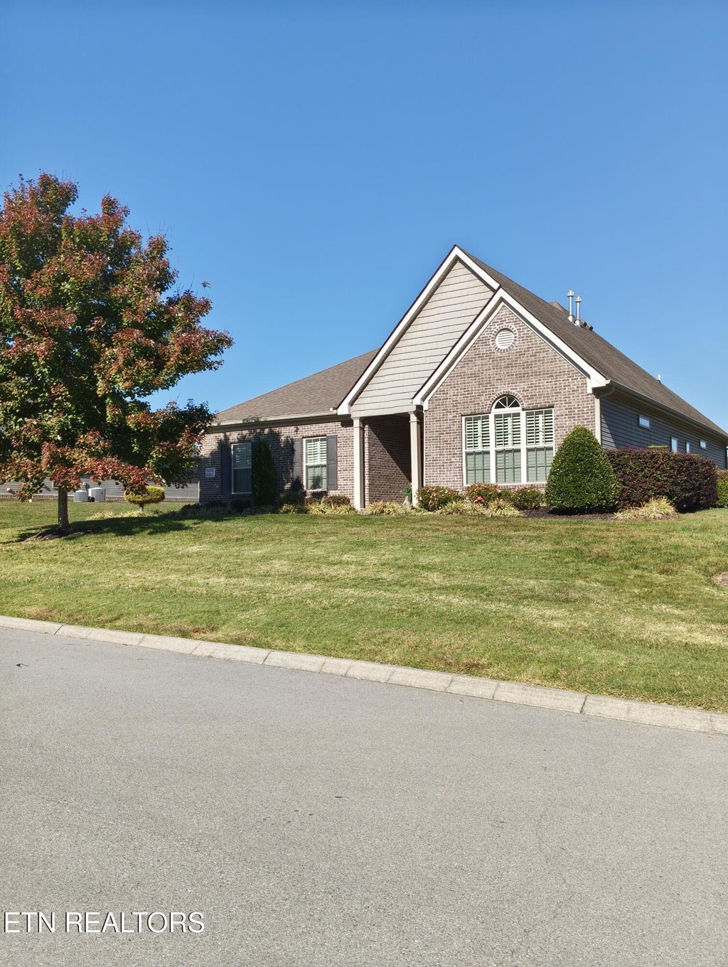 Photo of 306 Granada Drive, Lenoir City, TN 37772 (MLS # 1360520)