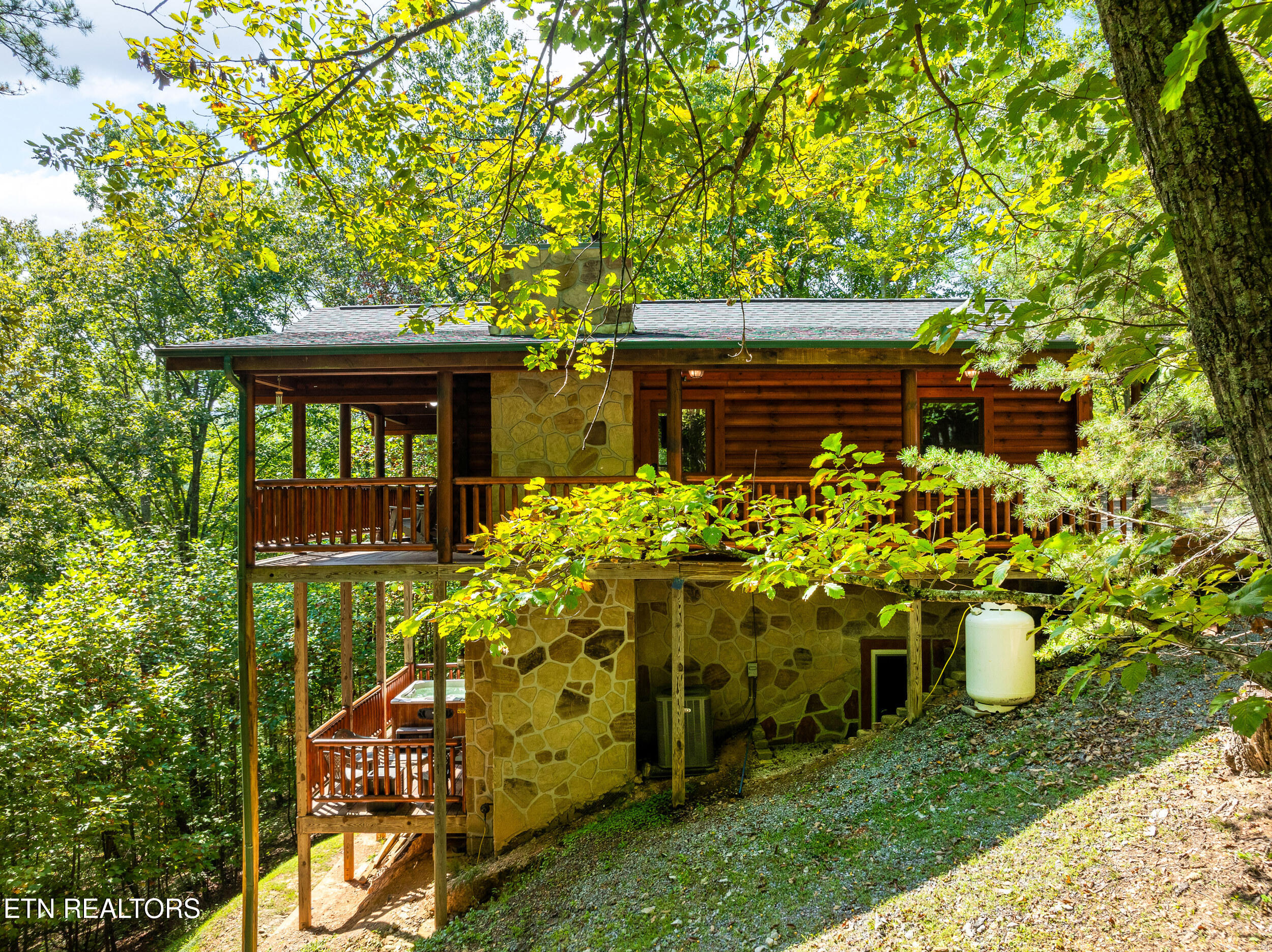 4062 Chamberlain Lane