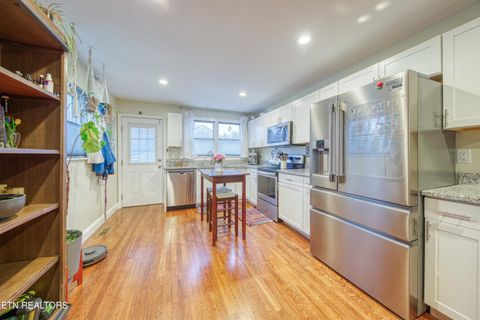 Tiny photo for 2431 Teeple St, Knoxville, TN 37917 (MLS # 1326019)