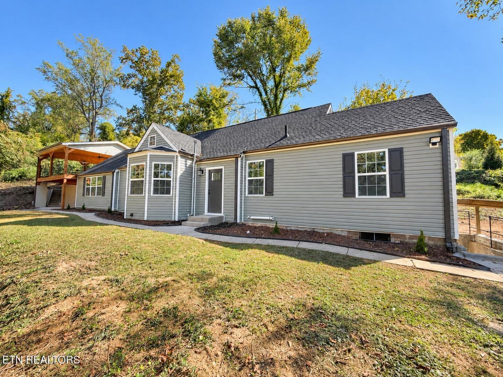 Photo of 418 College St, Dayton, TN 37321 (MLS # 1360005)