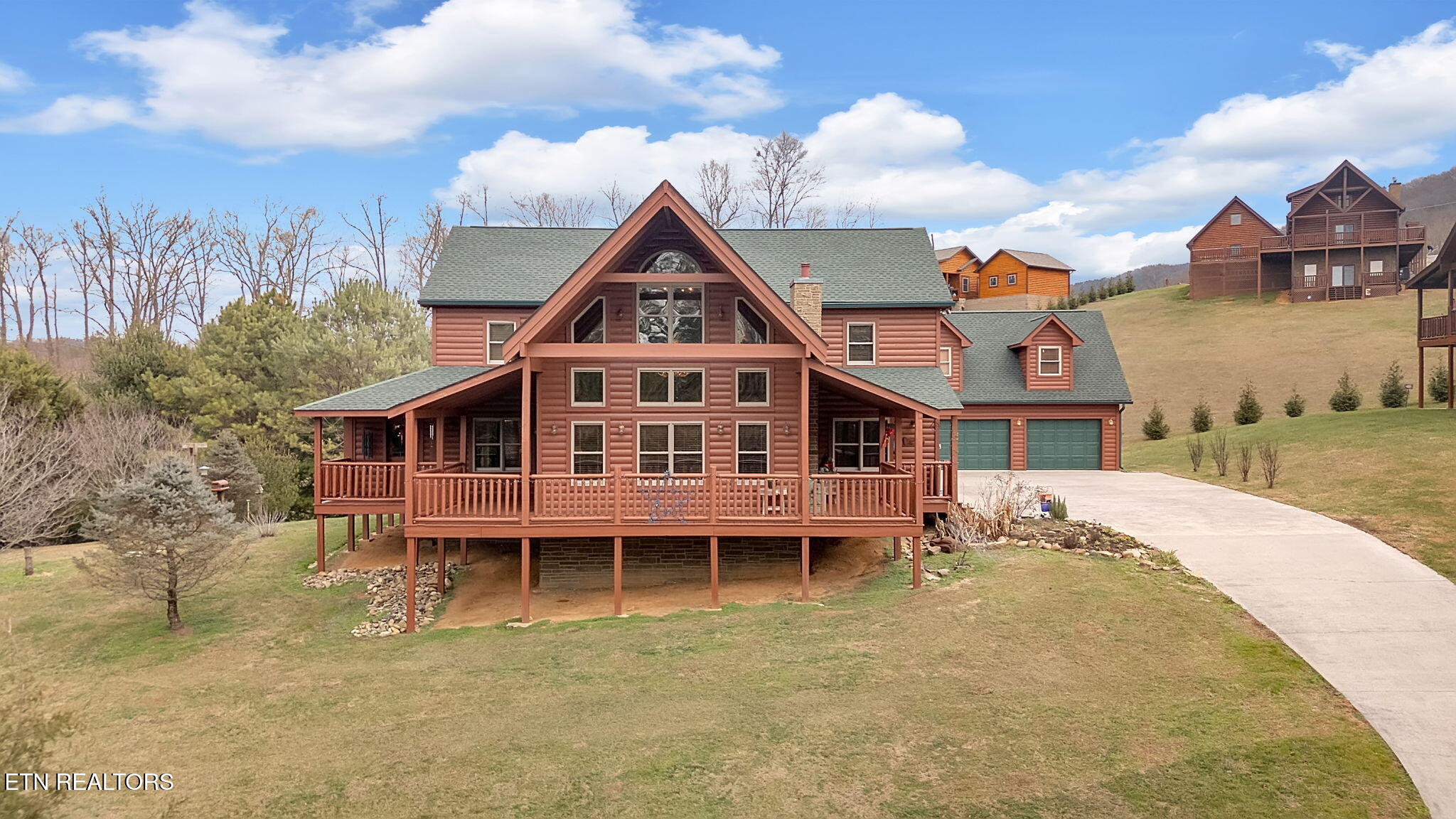 3385 Clear Valley Drive