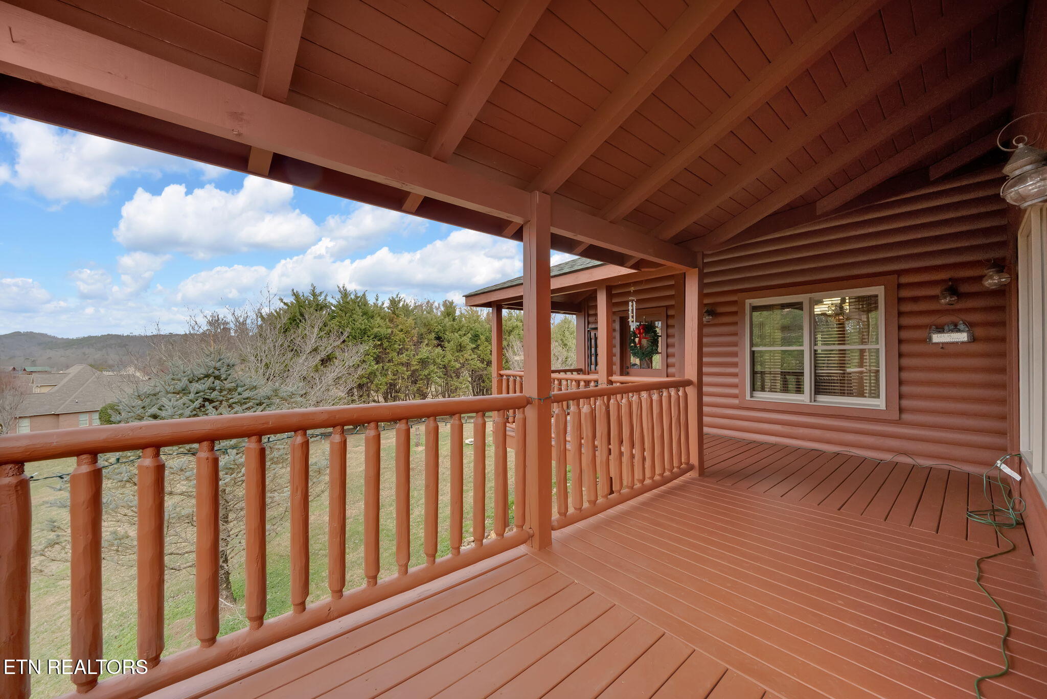 3385 Clear Valley Drive