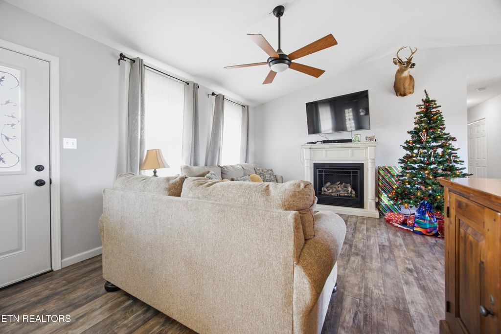 Photo of 722 Williams Creek Rd, Oneida, TN 37841 (MLS # 1324103)