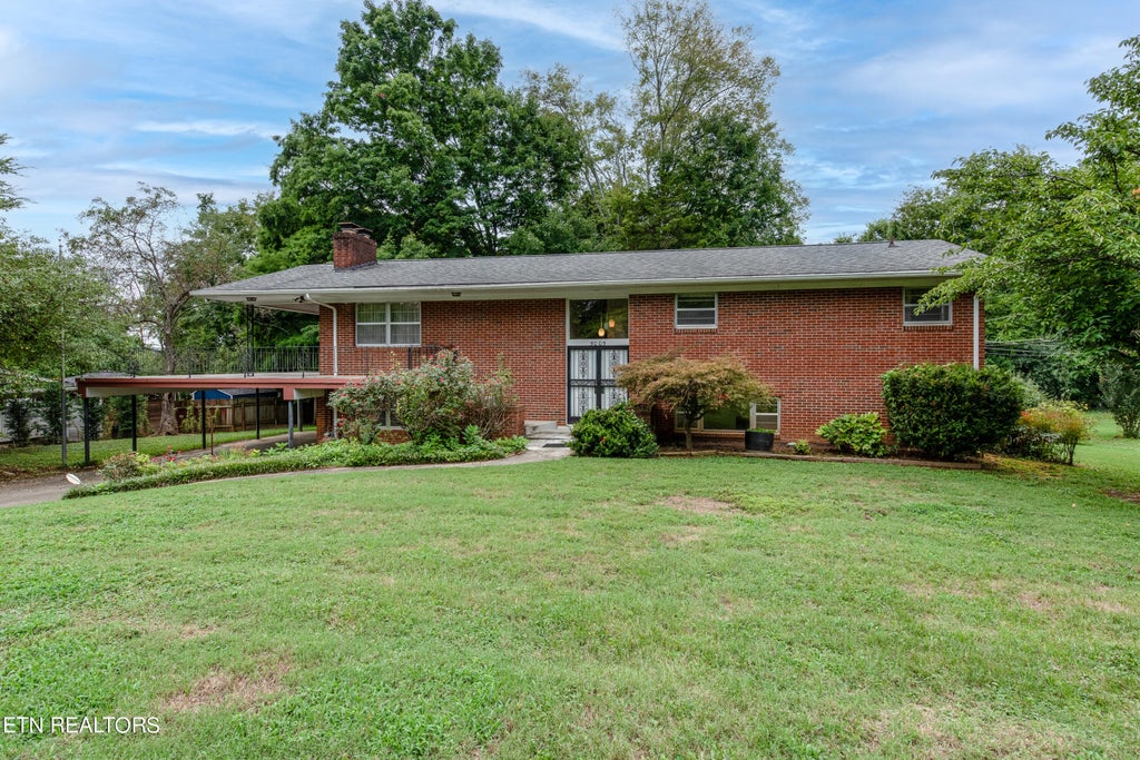 Photo of 5005 Custis Lane, Knoxville, TN 37920 (MLS # 1273158)