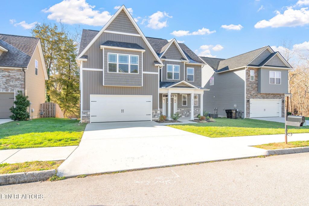 Photo of 2935 Cardiff Castle Lane, Knoxville, TN 37931 (MLS # 1285076)