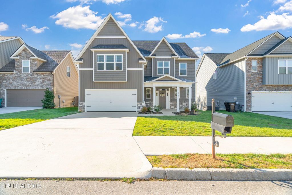 Photo of 2935 Cardiff Castle Lane, Knoxville, TN 37931 (MLS # 1285076)